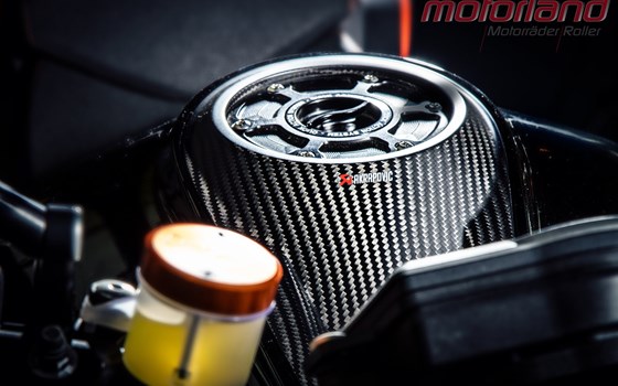 Umgebautes Motorrad KTM 1290 Super Duke von Motorland Motorrad GmbH - Bild 4 Umgebautes Motorrad KTM 1290 Super Duke von Motorland Motorrad GmbH - Bild 4