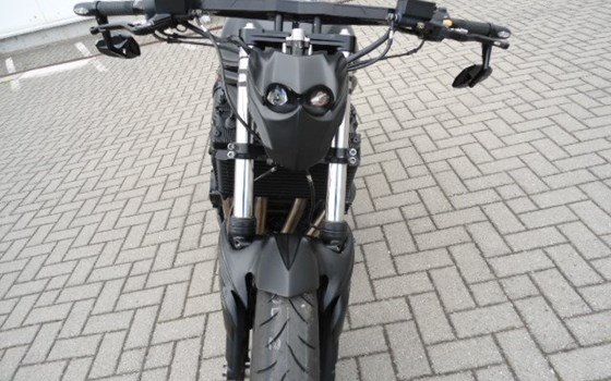 Umgebautes Motorrad Suzuki Bandit 1200 von Uhlmann Motorräder GmbH - Bild 8 Umgebautes Motorrad Suzuki Bandit 1200 von Uhlmann Motorräder GmbH - Bild 8