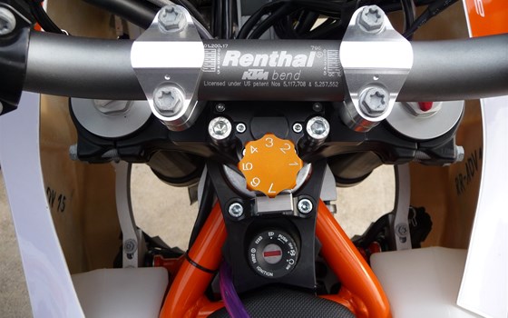Umgebautes Motorrad KTM 690 LC4 Rally von Bräuer Motorradsport KG - Bild 7 Umgebautes Motorrad KTM 690 LC4 Rally von Bräuer Motorradsport KG - Bild 7