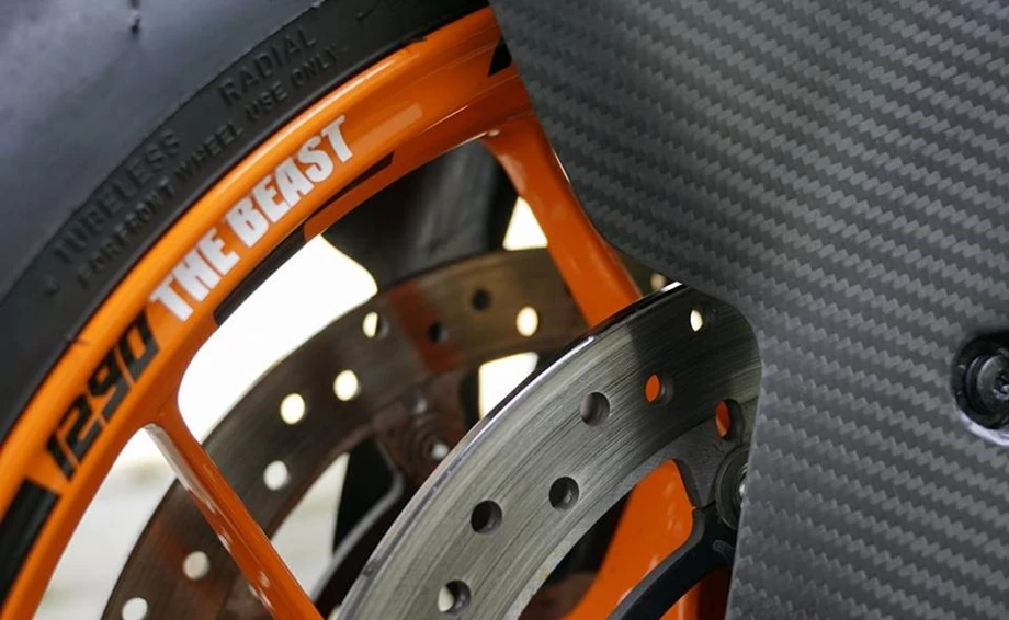 Umbgebautes Motorrad KTM 1290 Super Duke R Bild 1: Umbgebautes Motorrad KTM 1290 Super Duke R