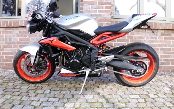 Umgebautes Motorrad Triumph Street Triple RX von Klingenberger Kehl GbR - Bild 1 Umgebautes Motorrad Triumph Street Triple RX von Klingenberger Kehl GbR - Bild 1