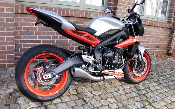 Umgebautes Motorrad Triumph Street Triple RX von Klingenberger Kehl GbR - Bild 5 Umgebautes Motorrad Triumph Street Triple RX von Klingenberger Kehl GbR - Bild 5