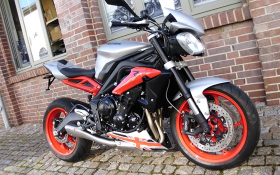 Umgebautes Motorrad Triumph Street Triple RX von Klingenberger Kehl GbR - Bild 6 Umgebautes Motorrad Triumph Street Triple RX von Klingenberger Kehl GbR - Bild 6