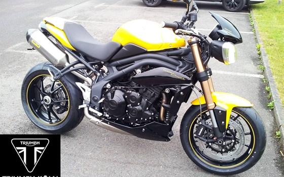 Umgebautes Motorrad Triumph Speed Triple 1050 von Motorradhaus Löhmer GmbH - Bild 1 Umgebautes Motorrad Triumph Speed Triple 1050 von Motorradhaus Löhmer GmbH - Bild 1