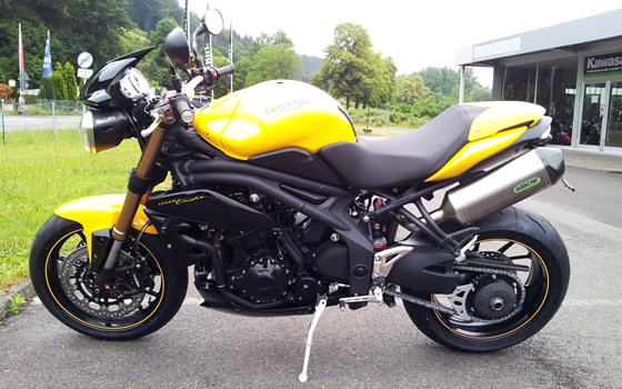 Umgebautes Motorrad Triumph Speed Triple 1050 von Motorradhaus Löhmer GmbH - Bild 2 Umgebautes Motorrad Triumph Speed Triple 1050 von Motorradhaus Löhmer GmbH - Bild 2