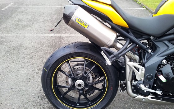 Umgebautes Motorrad Triumph Speed Triple 1050 von Motorradhaus Löhmer GmbH - Bild 5 Umgebautes Motorrad Triumph Speed Triple 1050 von Motorradhaus Löhmer GmbH - Bild 5