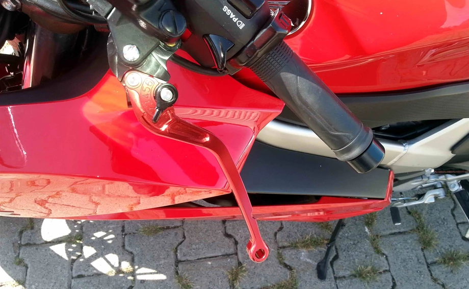 Umbgebautes Motorrad Honda VFR 800 F Bild 12: Umbgebautes Motorrad Honda VFR 800 F