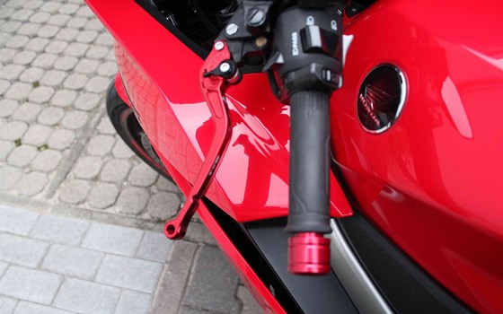 Umgebautes Motorrad Honda VFR 800 F von Auto-und Motorradhaus Bürstadt GmbH - Bild 15