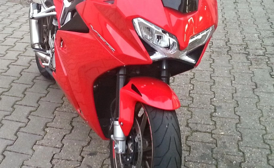 Umbgebautes Motorrad Honda VFR 800 F Bild 17: Umbgebautes Motorrad Honda VFR 800 F
