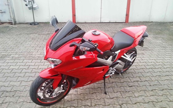 Umgebautes Motorrad Honda VFR 800 F von Auto-und Motorradhaus Bürstadt GmbH - Bild 18