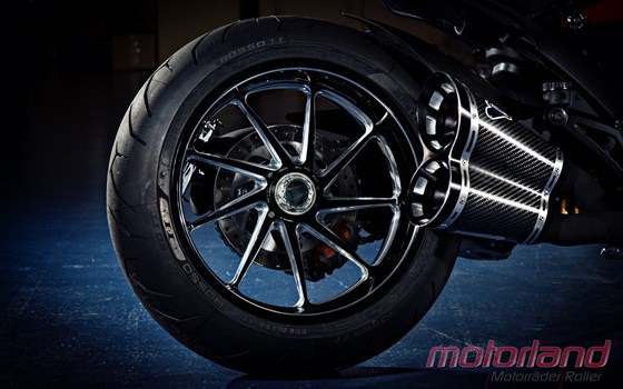 Umgebautes Motorrad Ducati Diavel Carbon von Motorland Motorrad GmbH - Bild 3 Umgebautes Motorrad Ducati Diavel Carbon von Motorland Motorrad GmbH - Bild 3