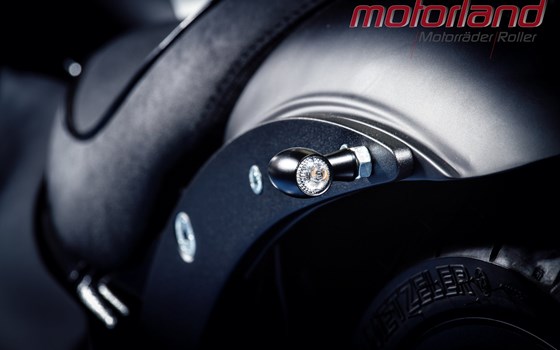 Umgebautes Motorrad Suzuki Intruder C1800R von Motorland Motorrad GmbH - Bild 6 Umgebautes Motorrad Suzuki Intruder C1800R von Motorland Motorrad GmbH - Bild 6