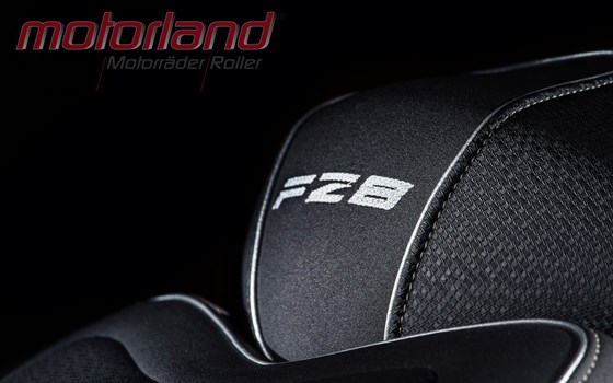 Umgebautes Motorrad Yamaha FZ-8N von Motorland Motorrad GmbH - Bild 5 Umgebautes Motorrad Yamaha FZ-8N von Motorland Motorrad GmbH - Bild 5