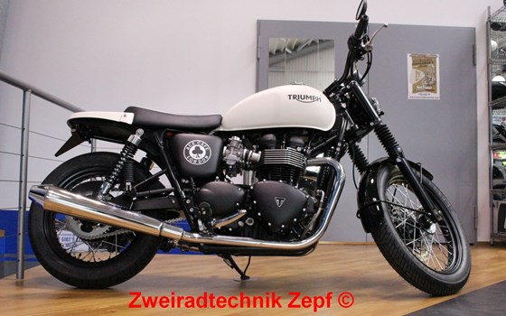 Umgebautes Motorrad Triumph Bonneville Spirit von Zweiradtechnik Zepf GmbH - Bild 2 Umgebautes Motorrad Triumph Bonneville Spirit von Zweiradtechnik Zepf GmbH - Bild 2