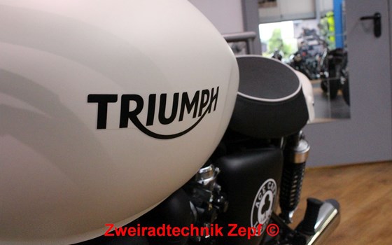 Umgebautes Motorrad Triumph Bonneville Spirit von Zweiradtechnik Zepf GmbH - Bild 4 Umgebautes Motorrad Triumph Bonneville Spirit von Zweiradtechnik Zepf GmbH - Bild 4