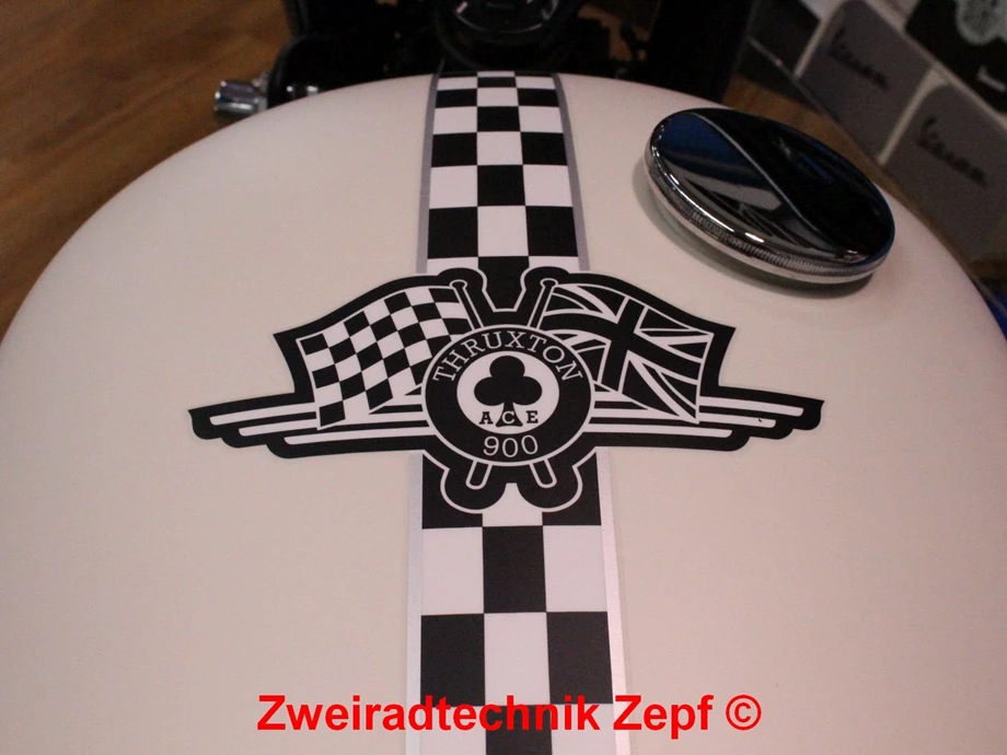 Umbgebautes Motorrad Triumph Bonneville Spirit Bild 7: Umbgebautes Motorrad Triumph Bonneville Spirit