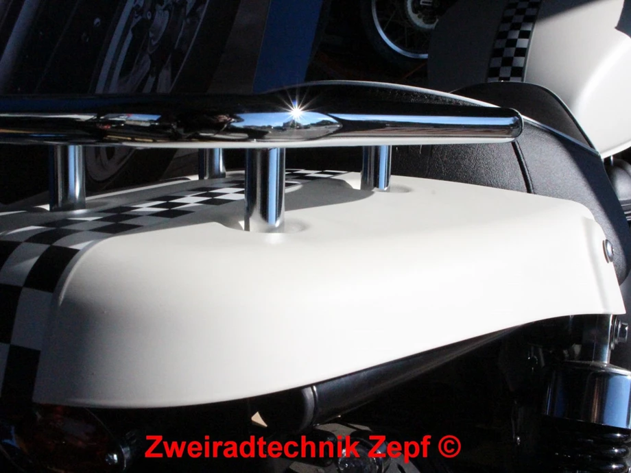 Umbgebautes Motorrad Triumph Bonneville Spirit Bild 9: Umbgebautes Motorrad Triumph Bonneville Spirit