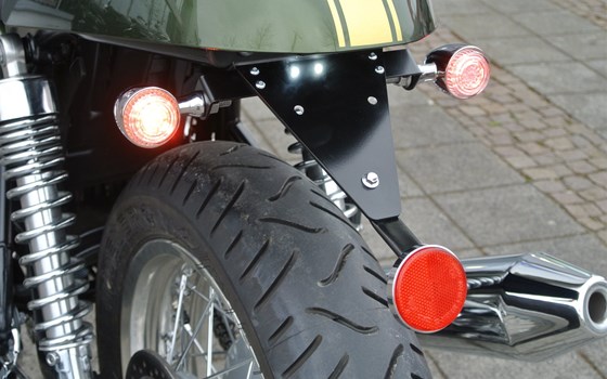 Umgebautes Motorrad Triumph Thruxton von Klingenberger Kehl GbR - Bild 2 Umgebautes Motorrad Triumph Thruxton von Klingenberger Kehl GbR - Bild 2
