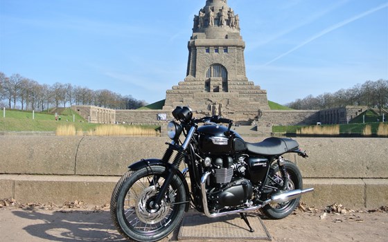 Umgebautes Motorrad Triumph Bonneville T100 Black von Klingenberger Kehl GbR - Bild 1 Umgebautes Motorrad Triumph Bonneville T100 Black von Klingenberger Kehl GbR - Bild 1