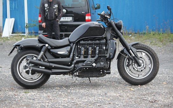 Umgebautes Motorrad Triumph Rocket III Roadster von Klingenberger Kehl GbR - Bild 5 Umgebautes Motorrad Triumph Rocket III Roadster von Klingenberger Kehl GbR - Bild 5