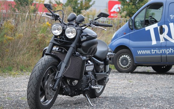 Umgebautes Motorrad Triumph Rocket III Roadster von Klingenberger Kehl GbR - Bild 8 Umgebautes Motorrad Triumph Rocket III Roadster von Klingenberger Kehl GbR - Bild 8