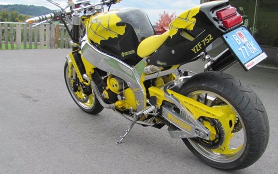 Umgebautes Motorrad Yamaha YZF 750 R von Kraft Johanna - Bild 10 Umgebautes Motorrad Yamaha YZF 750 R von Kraft Johanna - Bild 10