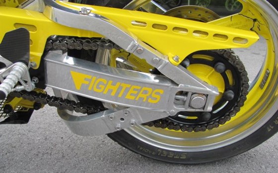 Umgebautes Motorrad Yamaha YZF 750 R von Kraft Johanna - Bild 11 Umgebautes Motorrad Yamaha YZF 750 R von Kraft Johanna - Bild 11