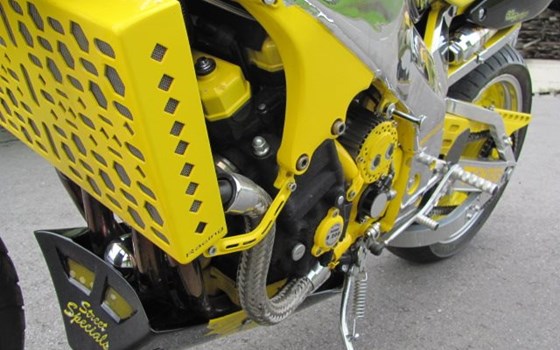 Umgebautes Motorrad Yamaha YZF 750 R von Kraft Johanna - Bild 12 Umgebautes Motorrad Yamaha YZF 750 R von Kraft Johanna - Bild 12