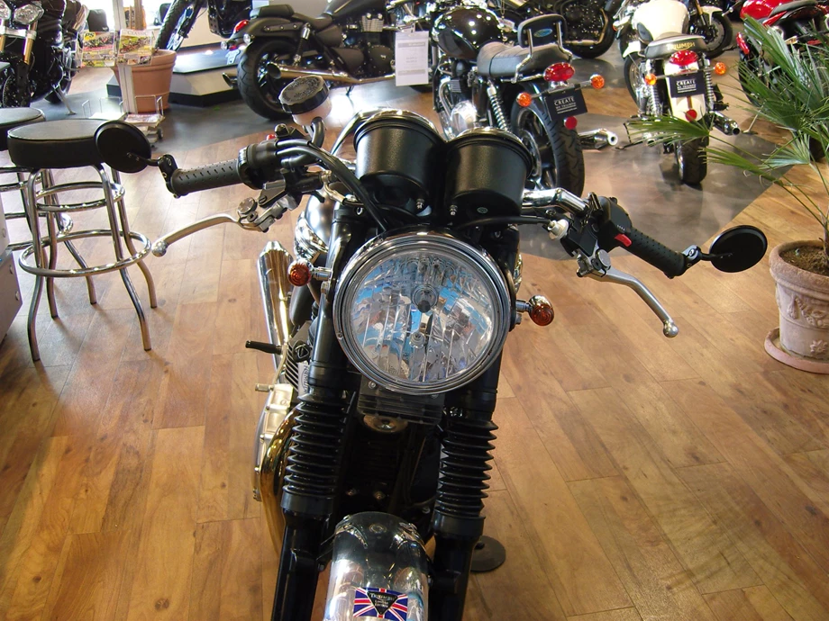 Umbgebautes Motorrad Triumph Bonneville Bild 2: Umbgebautes Motorrad Triumph Bonneville