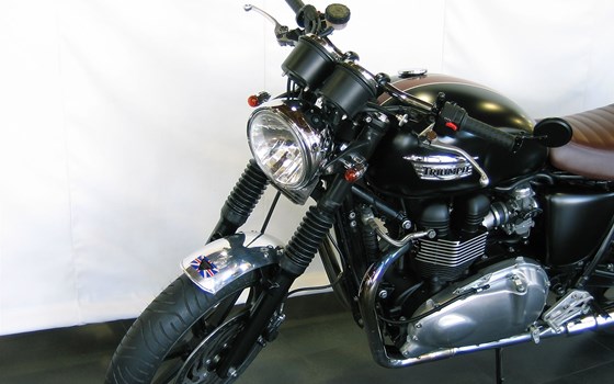 Umgebautes Motorrad Triumph Bonneville von SBF TRIUMPH Bikes & Parts GmbH & Co.KG - Bild 3 Umgebautes Motorrad Triumph Bonneville von SBF TRIUMPH Bikes & Parts GmbH & Co.KG - Bild 3