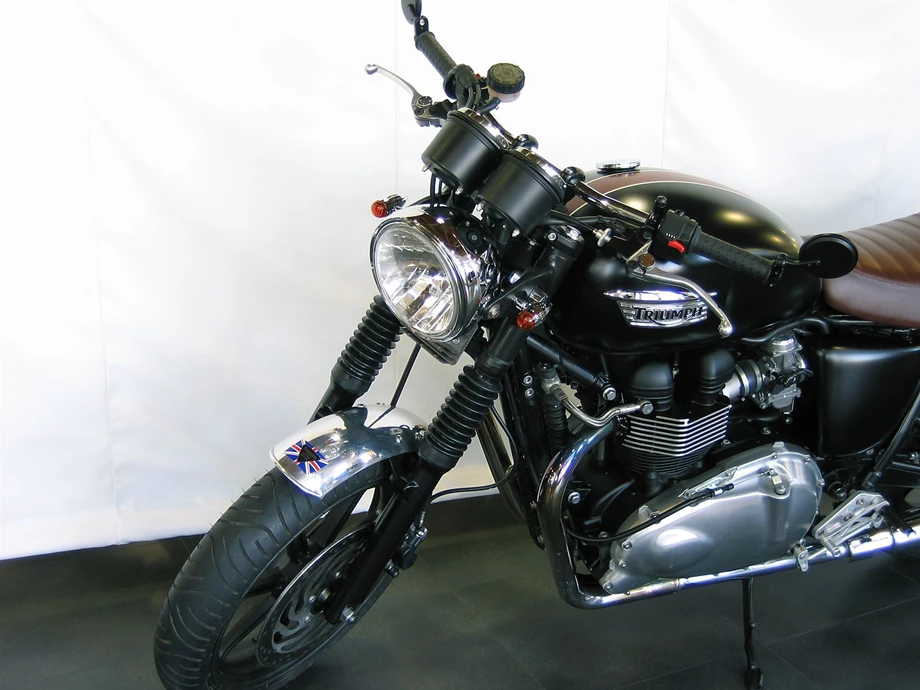 Umbgebautes Motorrad Triumph Bonneville Bild 3: Umbgebautes Motorrad Triumph Bonneville