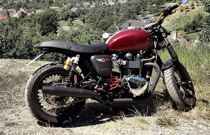 Triumph Bonneville T100 Custom Bike