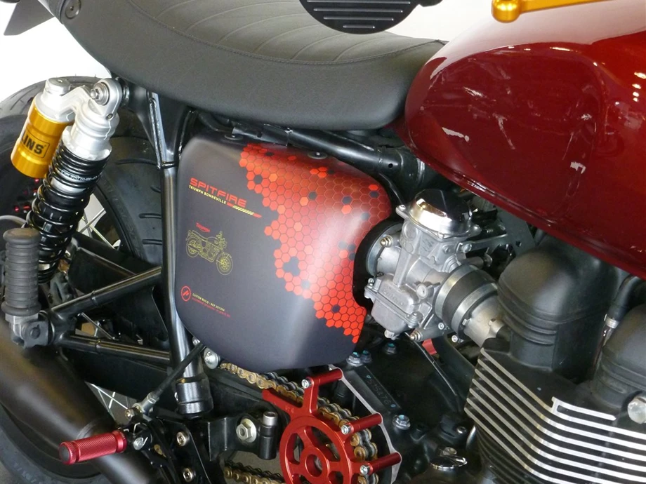 Umbgebautes Motorrad Triumph Bonneville T100 Bild 10: Umbgebautes Motorrad Triumph Bonneville T100