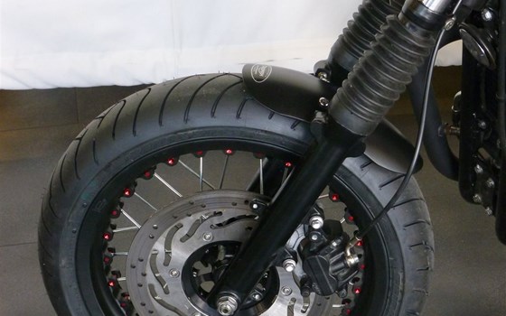 Umgebautes Motorrad Triumph Bonneville T100 von SBF TRIUMPH Bikes & Parts GmbH & Co.KG - Bild 12 Umgebautes Motorrad Triumph Bonneville T100 von SBF TRIUMPH Bikes & Parts GmbH & Co.KG - Bild 12