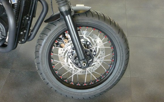 Umgebautes Motorrad Triumph Bonneville T100 von SBF TRIUMPH Bikes & Parts GmbH & Co.KG - Bild 7 Umgebautes Motorrad Triumph Bonneville T100 von SBF TRIUMPH Bikes & Parts GmbH & Co.KG - Bild 7