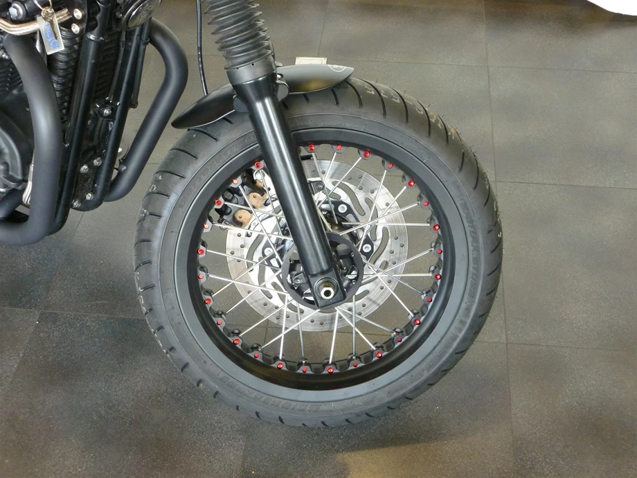 Umbgebautes Motorrad Triumph Bonneville T100 Bild 7: Umbgebautes Motorrad Triumph Bonneville T100