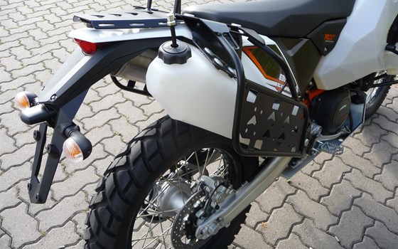 Umgebautes Motorrad KTM 690 Enduro R von Bräuer Motorradsport KG - Bild 11 Umgebautes Motorrad KTM 690 Enduro R von Bräuer Motorradsport KG - Bild 11