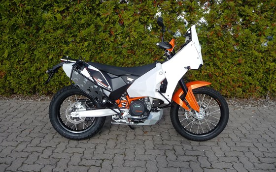 Umgebautes Motorrad KTM 690 Enduro R von Bräuer Motorradsport KG - Bild 13 Umgebautes Motorrad KTM 690 Enduro R von Bräuer Motorradsport KG - Bild 13