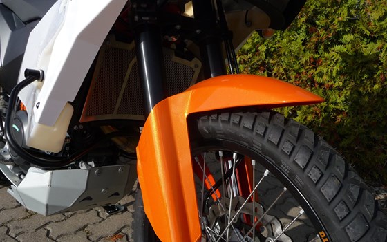 Umgebautes Motorrad KTM 690 Enduro R von Bräuer Motorradsport KG - Bild 17 Umgebautes Motorrad KTM 690 Enduro R von Bräuer Motorradsport KG - Bild 17