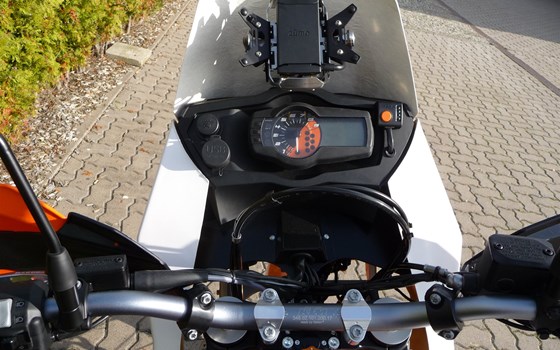 Umgebautes Motorrad KTM 690 Enduro R von Bräuer Motorradsport KG - Bild 18 Umgebautes Motorrad KTM 690 Enduro R von Bräuer Motorradsport KG - Bild 18