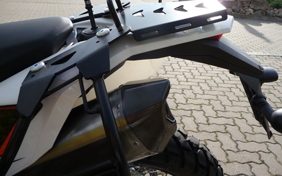 Umgebautes Motorrad KTM 690 Enduro R von Bräuer Motorradsport KG - Bild 23 Umgebautes Motorrad KTM 690 Enduro R von Bräuer Motorradsport KG - Bild 23