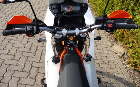 Umgebautes Motorrad KTM 690 Enduro R von Bräuer Motorradsport KG - Bild 9 Umgebautes Motorrad KTM 690 Enduro R von Bräuer Motorradsport KG - Bild 9