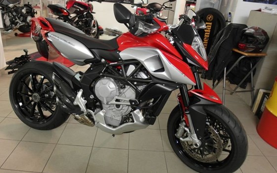 Umgebautes Motorrad MV Agusta Rivale 800 von A.T.T.-Tiedemann-Motorräder e.Kfm - Bild 1 Umgebautes Motorrad MV Agusta Rivale 800 von A.T.T.-Tiedemann-Motorräder e.Kfm - Bild 1