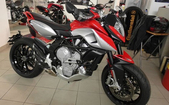 Umgebautes Motorrad MV Agusta Rivale 800 von A.T.T.-Tiedemann-Motorräder e.Kfm - Bild 11 Umgebautes Motorrad MV Agusta Rivale 800 von A.T.T.-Tiedemann-Motorräder e.Kfm - Bild 11
