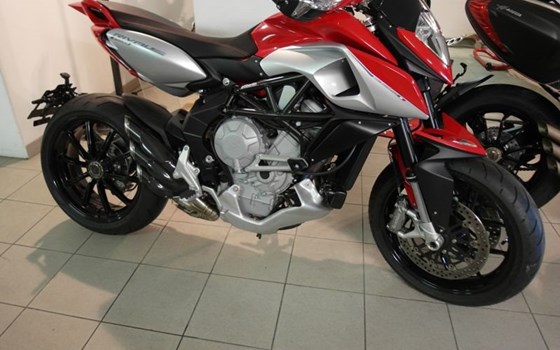 Umgebautes Motorrad MV Agusta Rivale 800 von A.T.T.-Tiedemann-Motorräder e.Kfm - Bild 13 Umgebautes Motorrad MV Agusta Rivale 800 von A.T.T.-Tiedemann-Motorräder e.Kfm - Bild 13