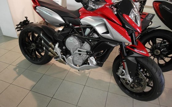 Umgebautes Motorrad MV Agusta Rivale 800 von A.T.T.-Tiedemann-Motorräder e.Kfm - Bild 4 Umgebautes Motorrad MV Agusta Rivale 800 von A.T.T.-Tiedemann-Motorräder e.Kfm - Bild 4