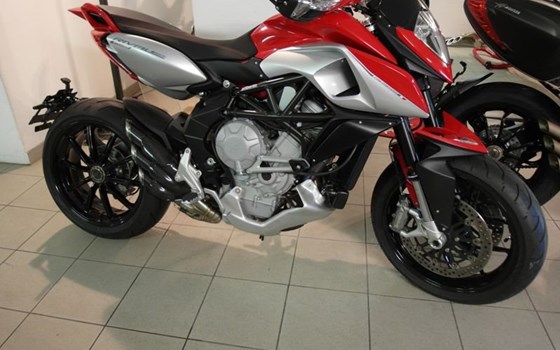 Umgebautes Motorrad MV Agusta Rivale 800 von A.T.T.-Tiedemann-Motorräder e.Kfm - Bild 5 Umgebautes Motorrad MV Agusta Rivale 800 von A.T.T.-Tiedemann-Motorräder e.Kfm - Bild 5