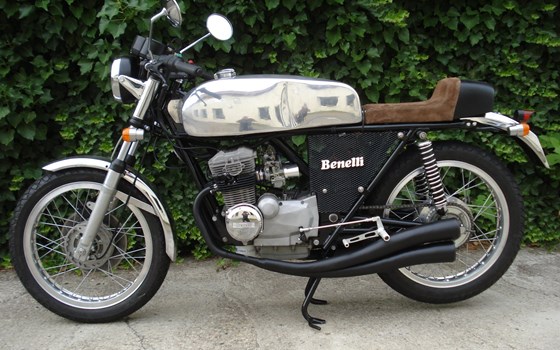 Umgebautes Motorrad Benelli 250 Quattro, 250, 304 von Motorrad Scheunpflug e.K. - Bild 1 Umgebautes Motorrad Benelli 250 Quattro, 250, 304 von Motorrad Scheunpflug e.K. - Bild 1