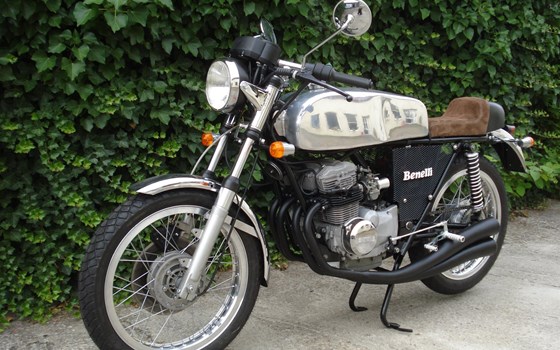 Umgebautes Motorrad Benelli 250 Quattro, 250, 304 von Motorrad Scheunpflug e.K. - Bild 3 Umgebautes Motorrad Benelli 250 Quattro, 250, 304 von Motorrad Scheunpflug e.K. - Bild 3
