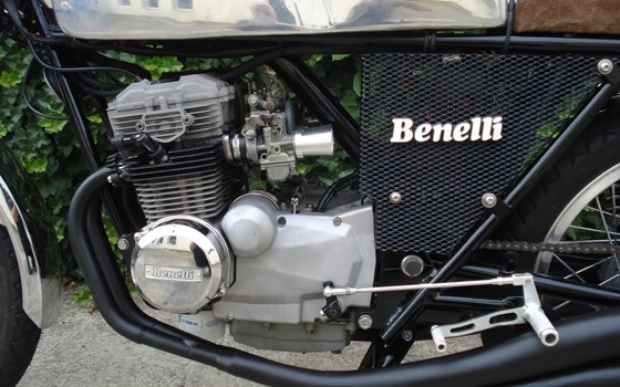 Umgebautes Motorrad Benelli 250 Quattro, 250, 304 von Motorrad Scheunpflug e.K. - Bild 4 Umgebautes Motorrad Benelli 250 Quattro, 250, 304 von Motorrad Scheunpflug e.K. - Bild 4